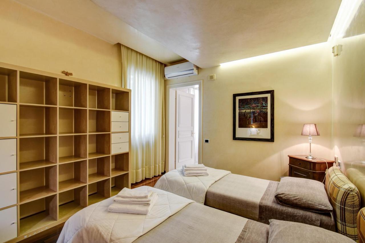 Twin Room with Private Bathroom