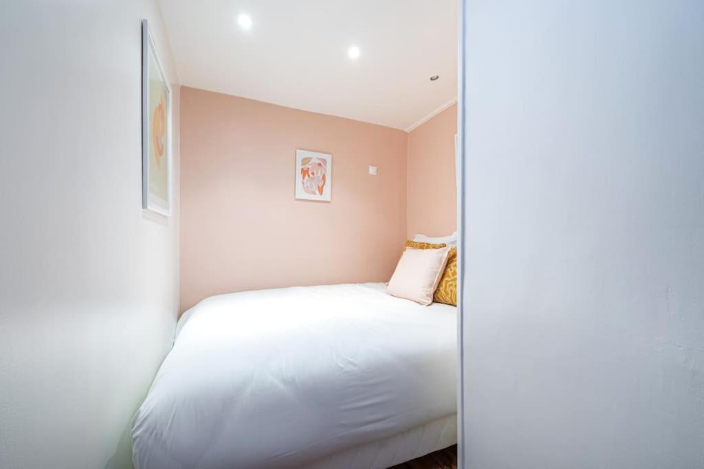 Appartement Coloré aux portes des Buttes Chaumont - B&B