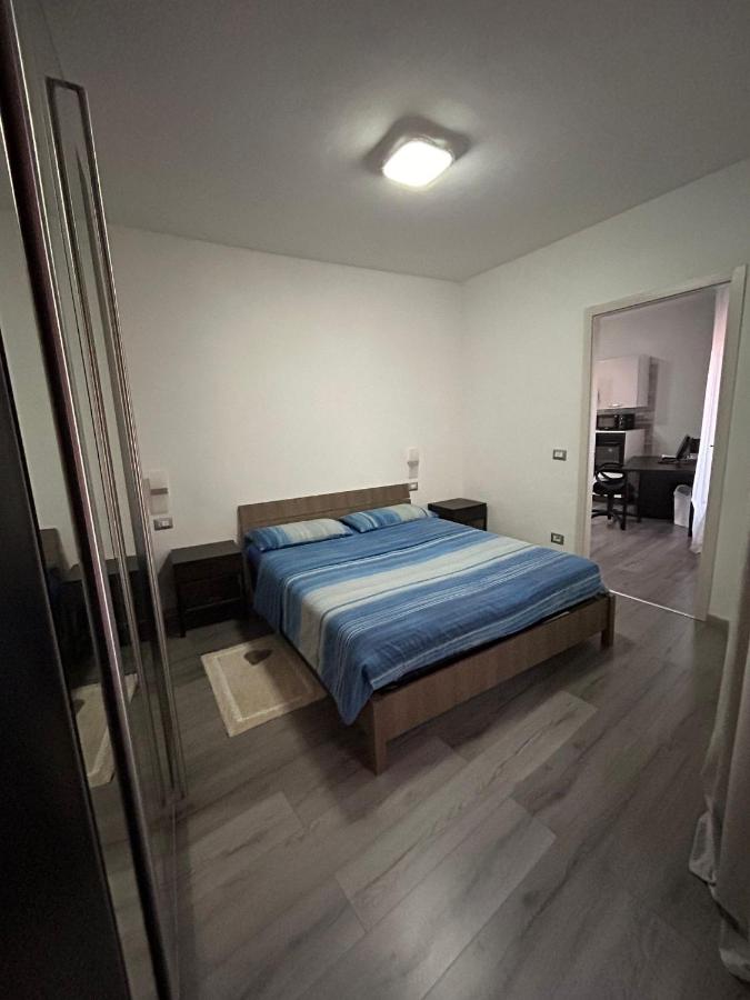 Deluxe One-Bedroom Apartment