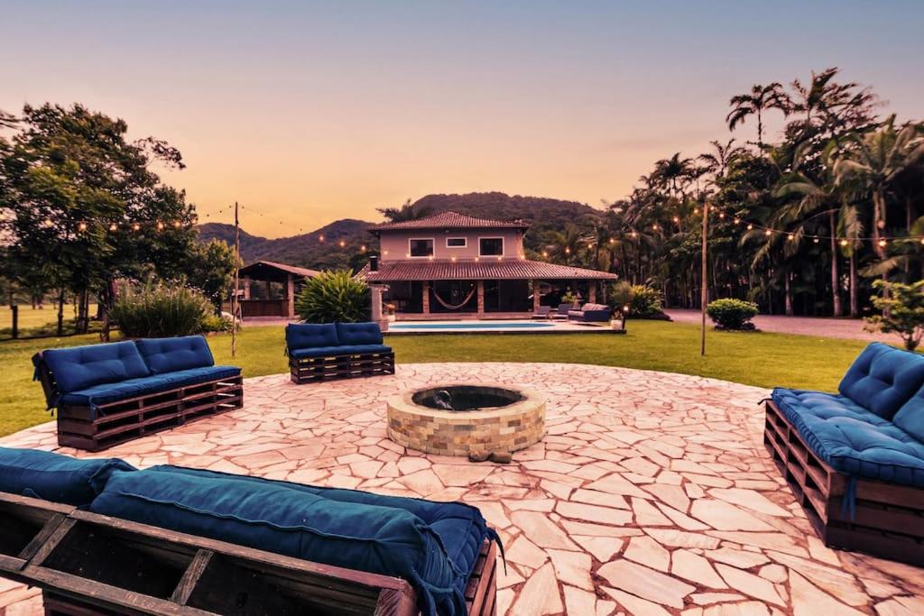 Recanto Vultuoso- Casa de campo - Area Gourmet Completa- Piscina aquecida-Quadra de areia-Cancha de Bocha-Hospedagem e eventos-para eventos cobramos taxa extra por pessoa - Chambres d'hôtes Joinville