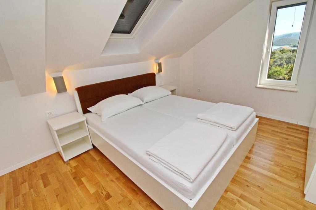 Three Bedroom Apartment with Terrace