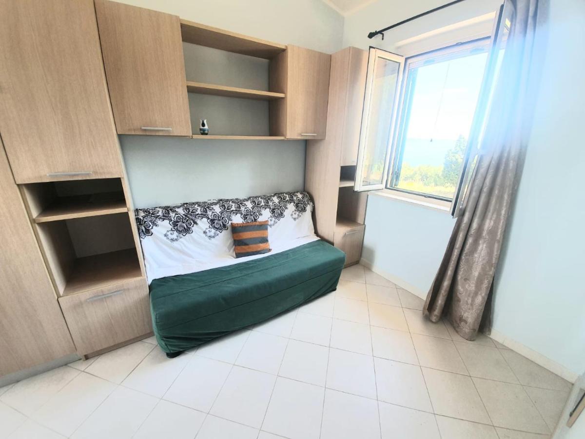 Apartamento 1 dormitorio con vistas al mar y terraza