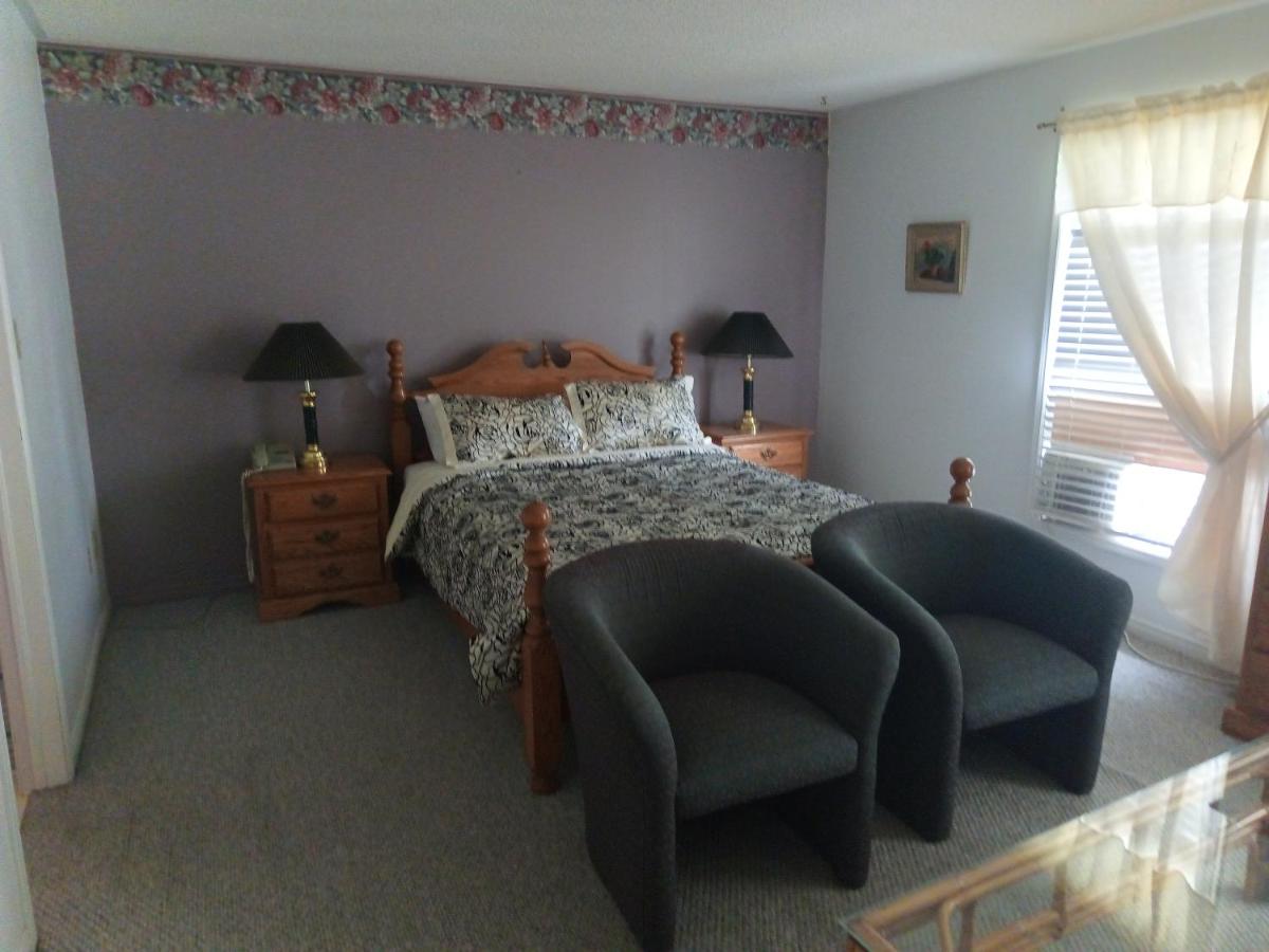Three-Bedroom Holiday Home 
