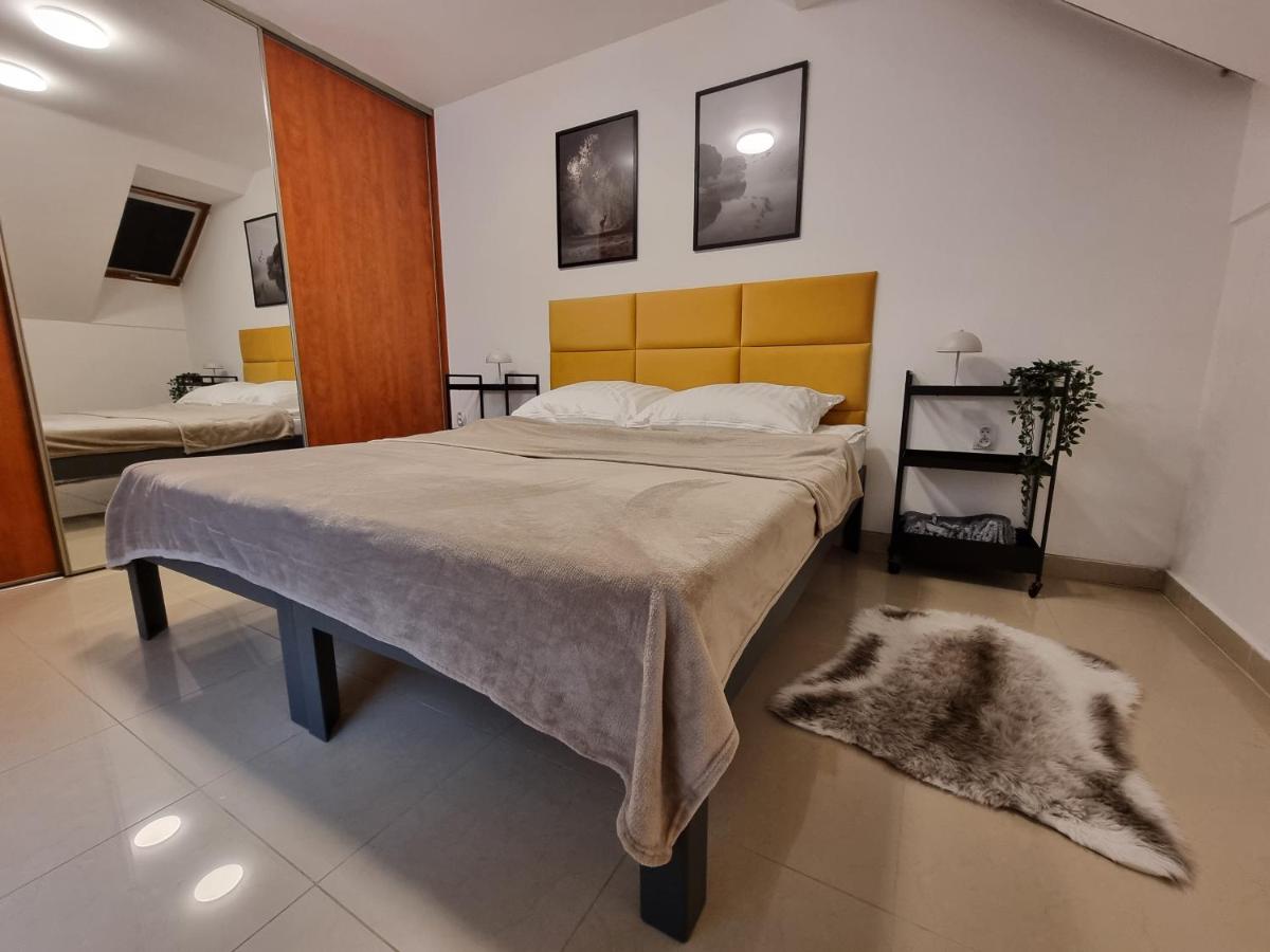 Turecka 49 Apt 2 - B&B Nové Zámky