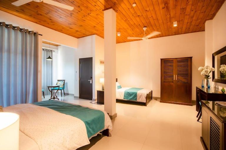 Deluxe Triple Room with Sea View