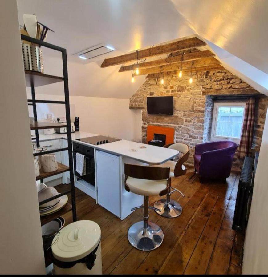 Attic Studio 1st Floor with Private Facilities