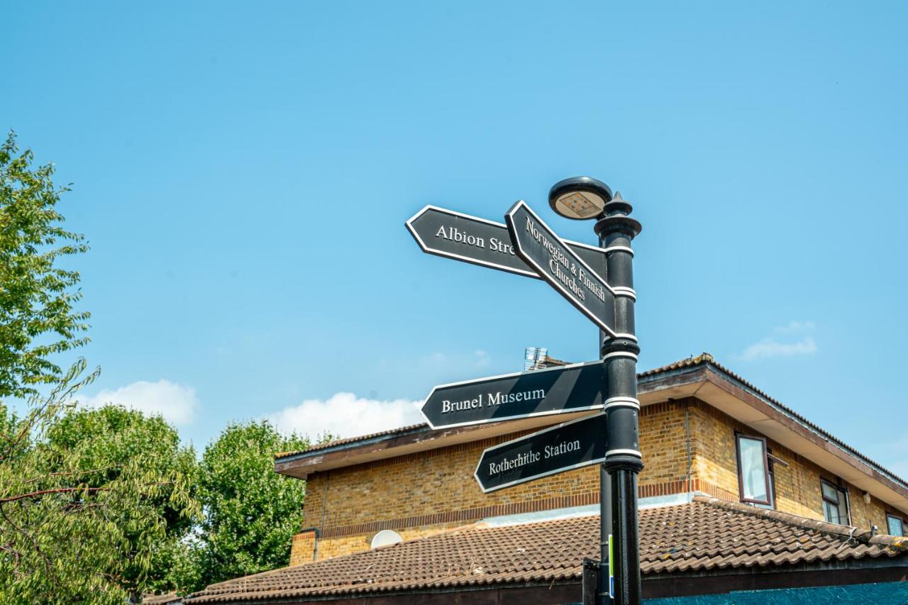 Perfect apartment in Canada water WITH PARKING - Ferienwohnung London