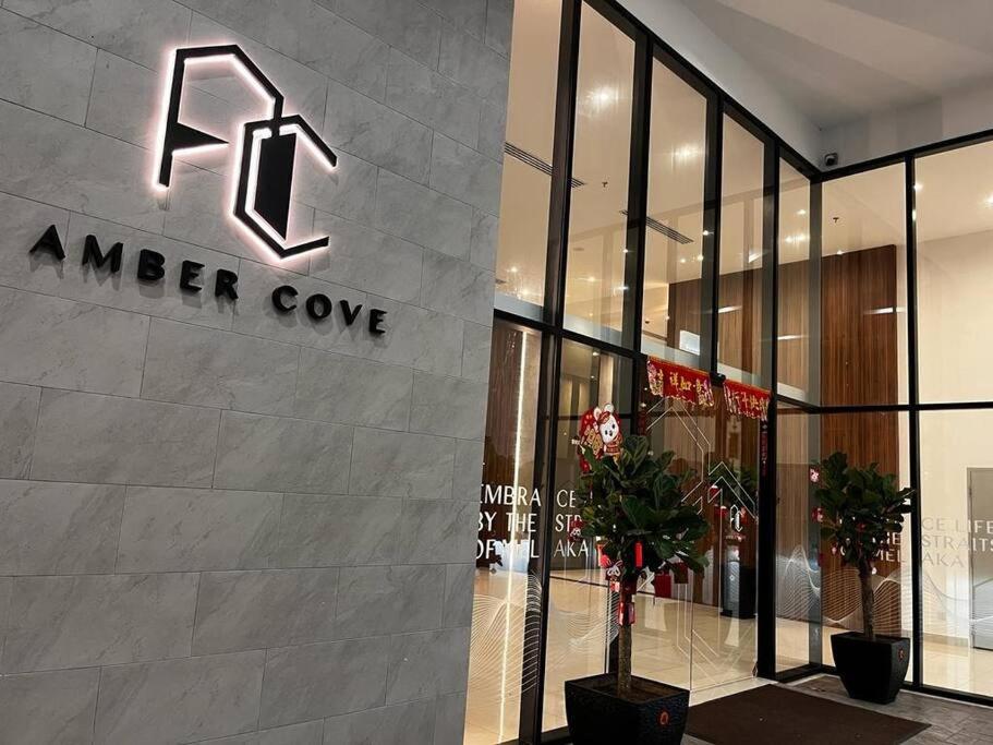 Brand new condo in Amber Cove Melaka Seaside - Ferienwohnung Malakka