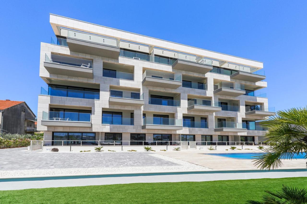 Appartamento con 2 Camere da Letto, Terrazza e Vista Mare