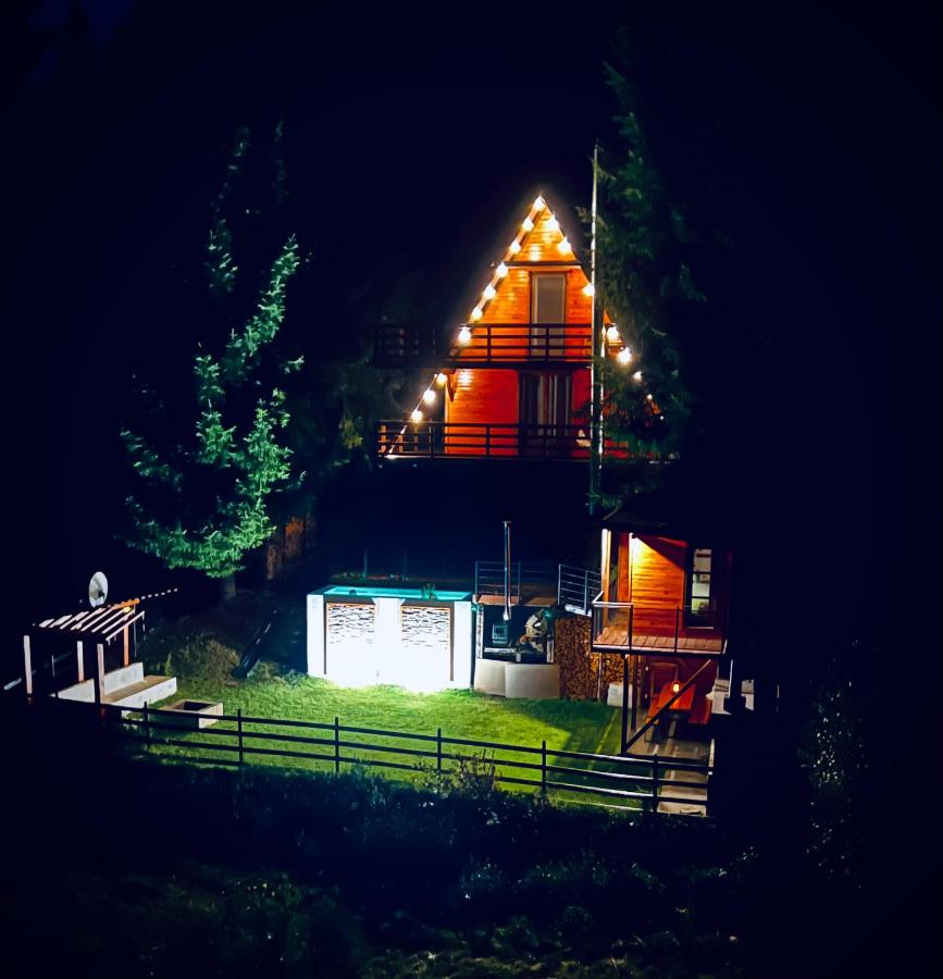 Chalet A Baisoara - Piscină încălzită - Pârtii în apropiere - B&B