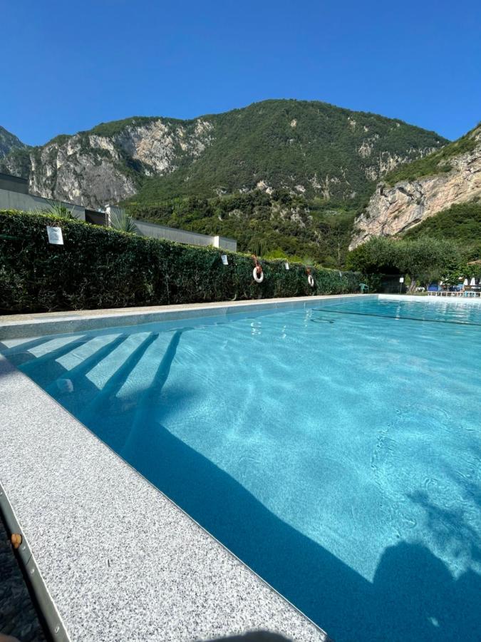 One-Bedroom Apartment (4 Adults) with Lake View