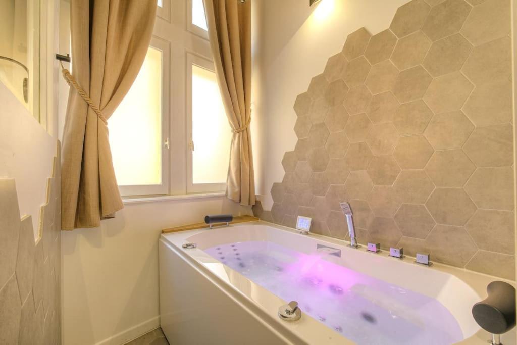 Studio de charme avec balnéo, coeur de Presqu'île - B&B