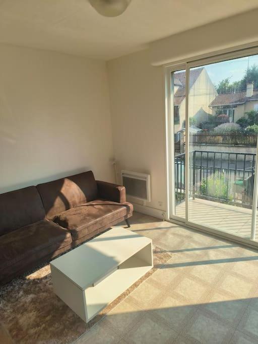 Maison Charmante et Jardin Privé à Gagny - Proche Paris - B&B