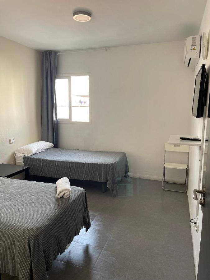 Single Room with Private Bathroom