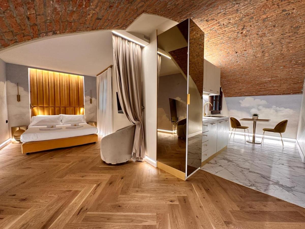 Studio with Spa Bath
