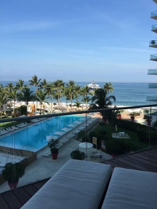 Icon Vallarta Luxury Condominium Beachfront - Ferienwohnung