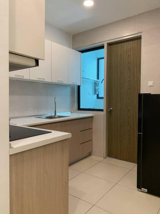 City Of Green near Bukit Jalil Cozy 7pax 3R2B - Chambres d'hôtes Seri Kembangan