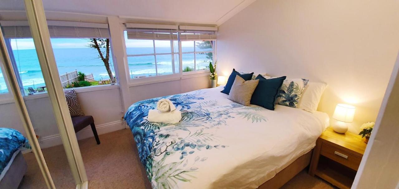 Beachfront Surfside 2BR Apartment - The Coachhouse - B&B