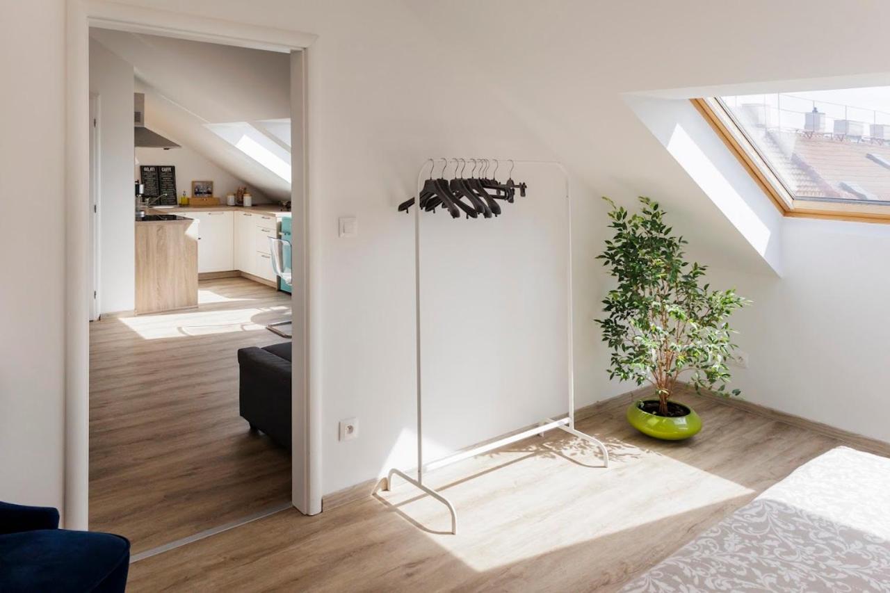Queen Flat in Old Town with Castle view - Chambres d’hôtes