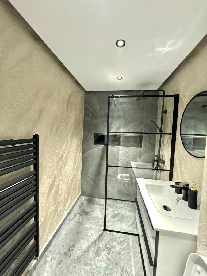 LUXO Apartament - Chambres d’hôtes Alba-Julia