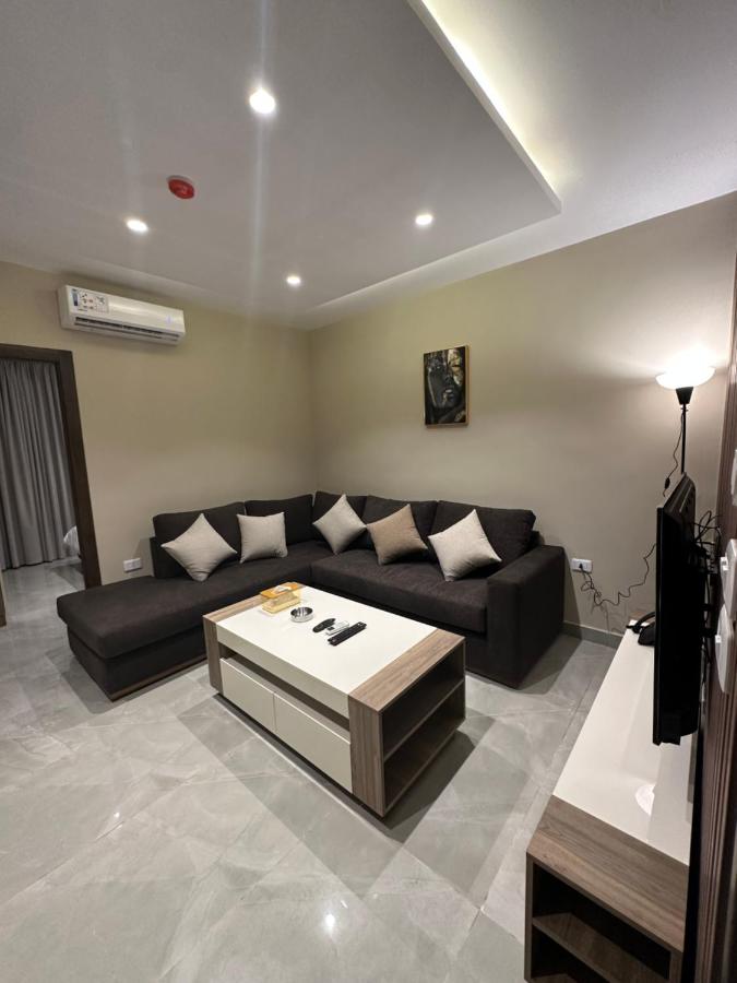 Chic Apartments For Rent ave1-7 - B&B