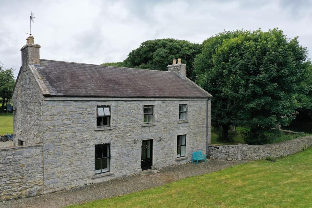 Wild Atlantic Way Historic House in the Burren 2 night min stay - B&B Burren