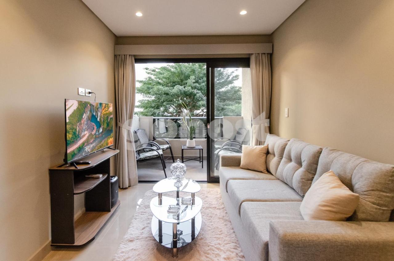 Brand New Apartment 150 Mts From Shopping Area - B&B