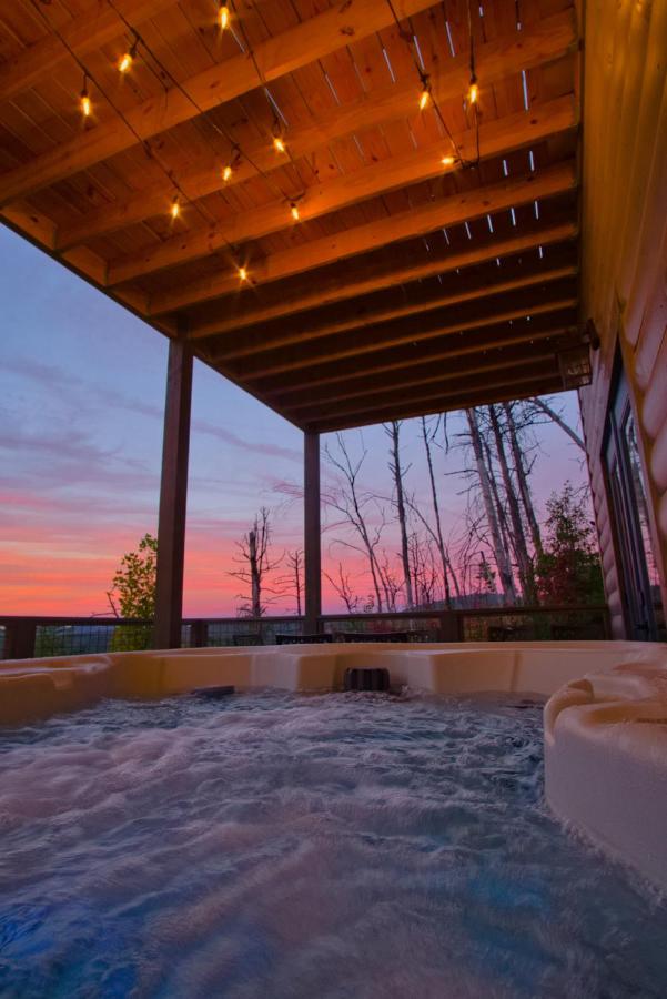 Our Black Bear Lodge - Bed and Breakfast Gatlinburg