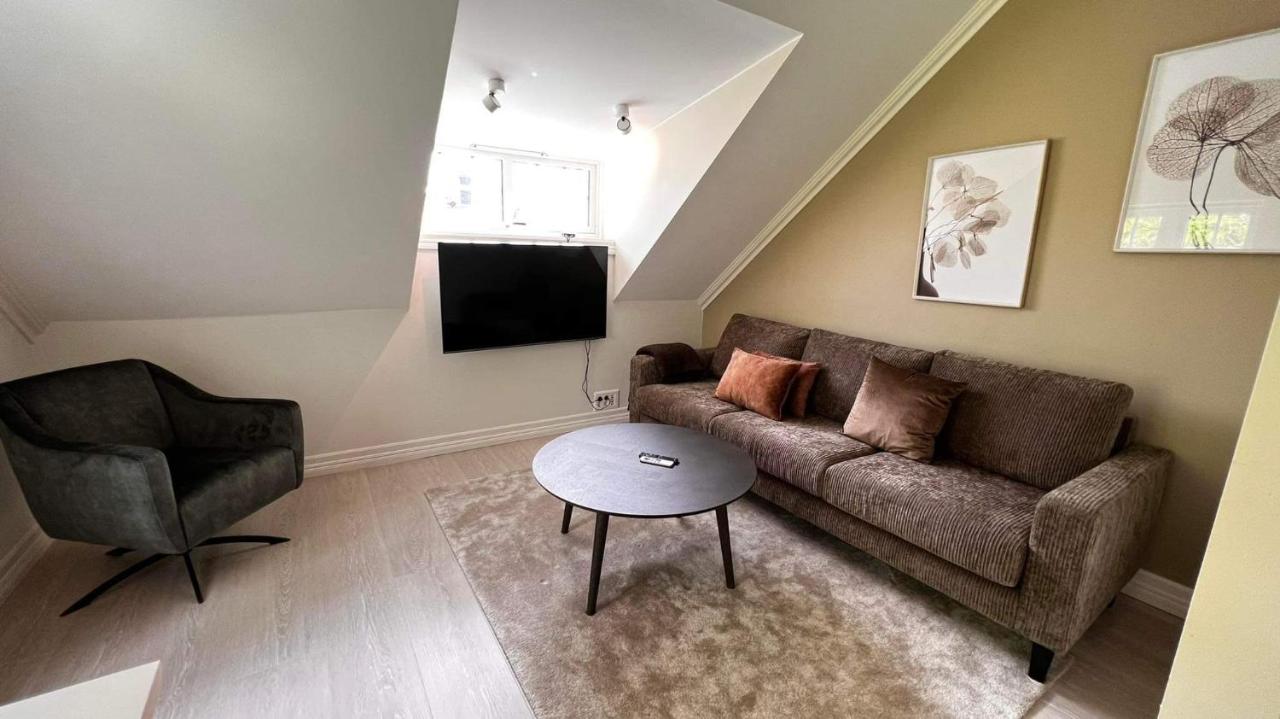 Bo i historisk bygning, kort vei til sentrum - B&B Trondheim
