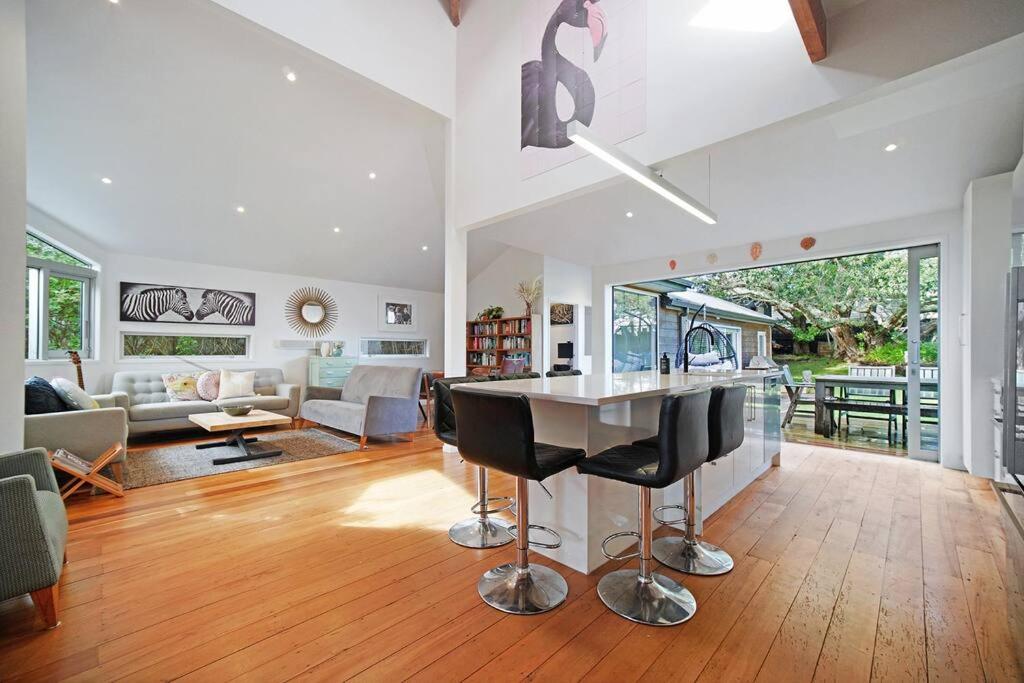 Spacious Family Beach Escape - B&B