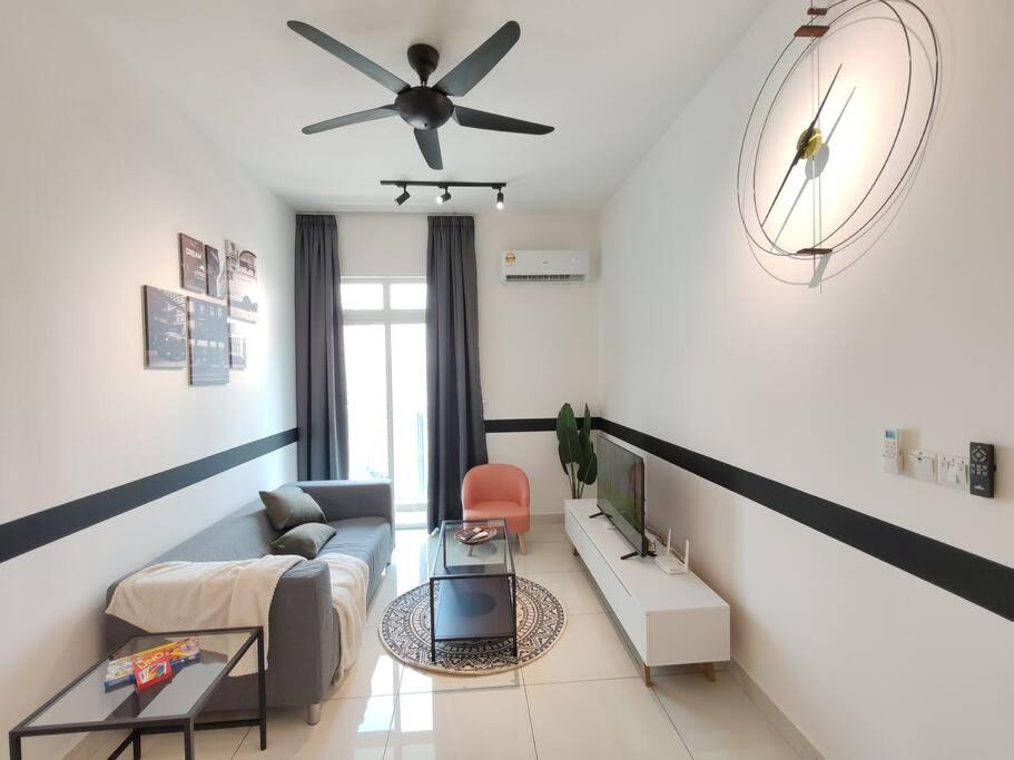 M 2-7pax 200mbpswifi near Mrt Lrt HKL IJN - Ferienwohnung
