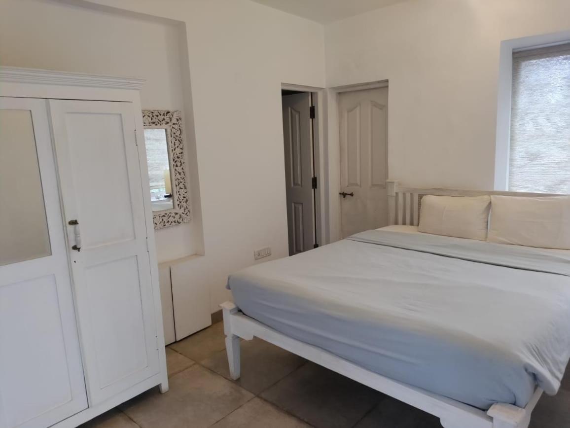 Deluxe One-Bedroom Apartment