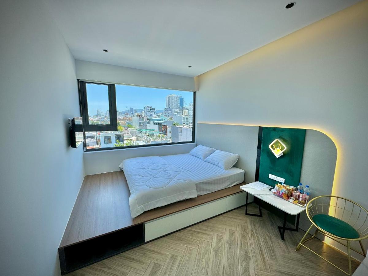 Studio Lit King-Size