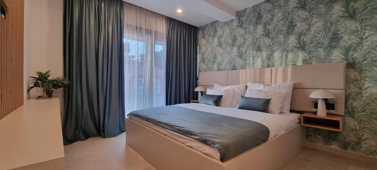 Deluxe Double Room with Balcony and Sea View