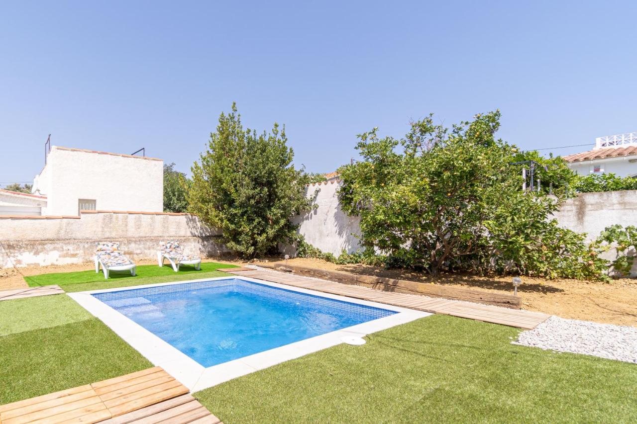 MBII- Paradise Empordà with BIG GARDEN, BBQ, little SWIMING-POOL-VERY QUITE PLACE - Chambres d'hôtes Roses