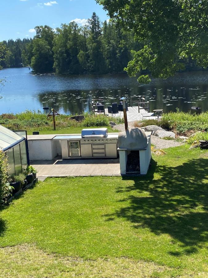Lakehouse med bastu, egen brygga och roddbåt - B&B Målsryd