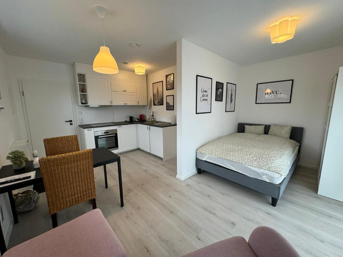 Krullywood- Modernes 1 Zimmer Appartement - B&B Obersontheim