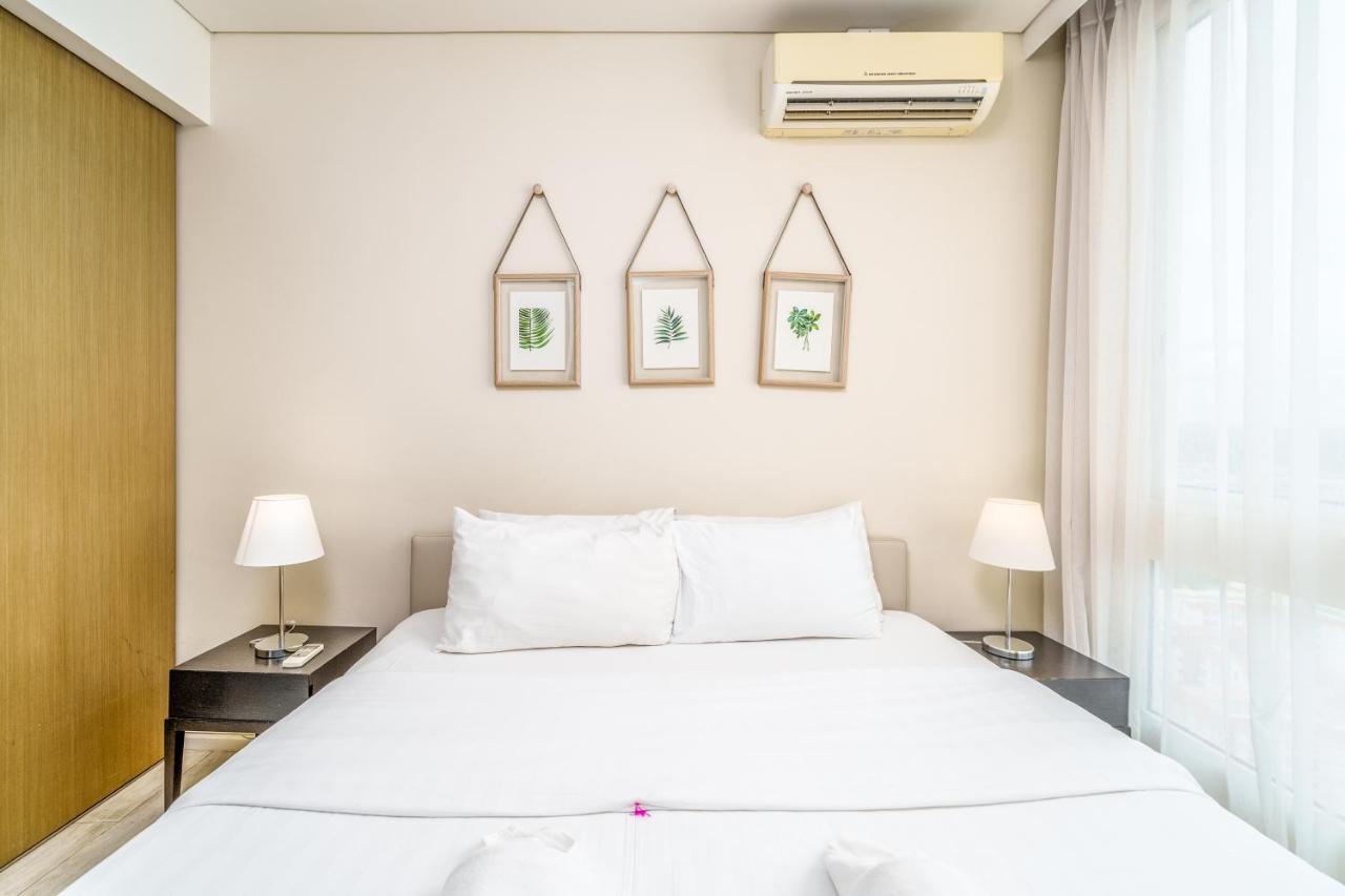 One-Bedroom Apartment with Balcony and Sea View