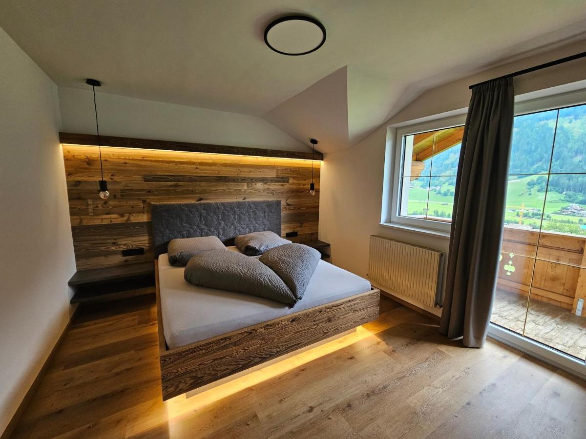 One-Bedroom Apartment with Balcony