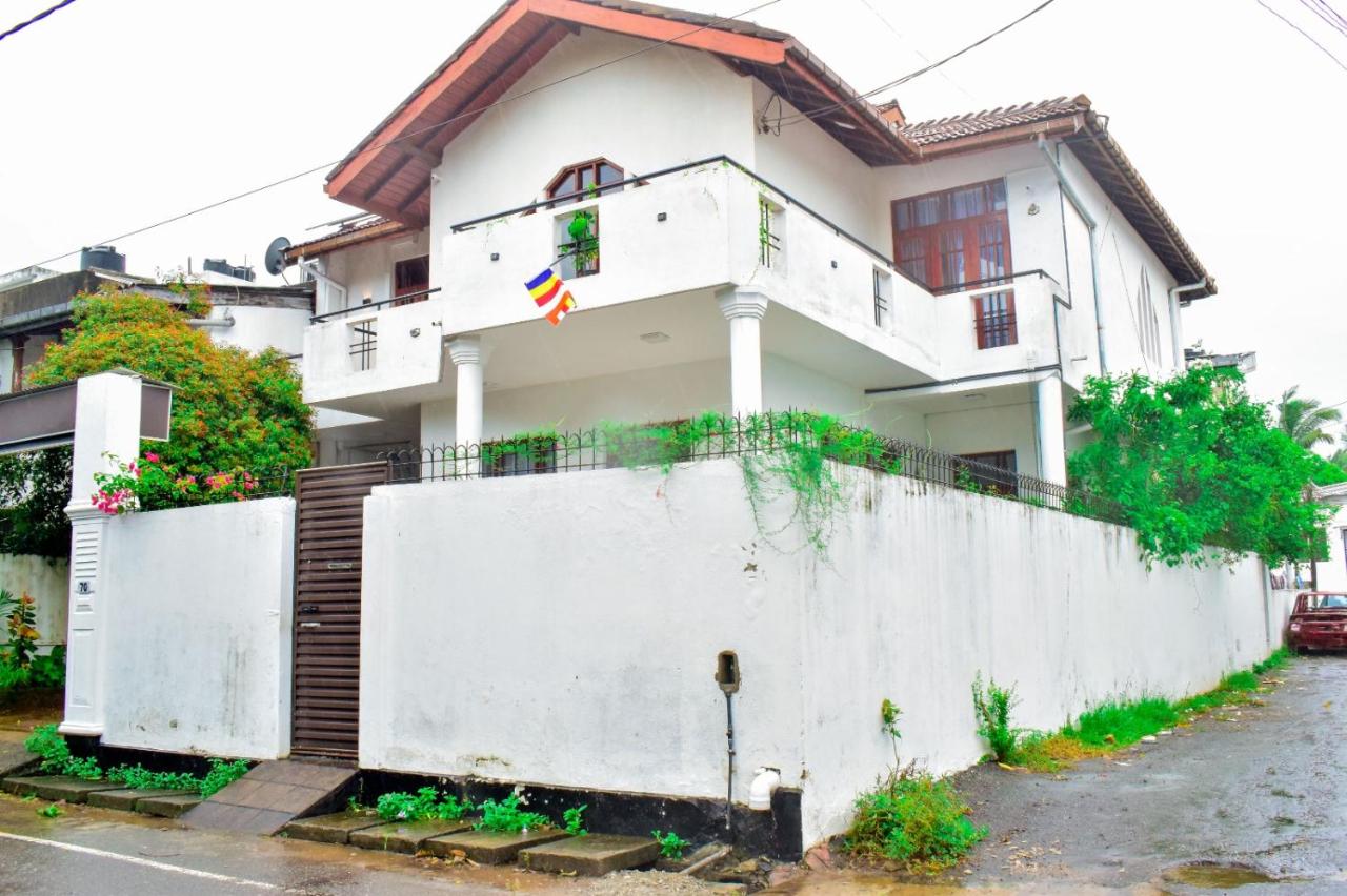 Rooftop Garden - 3 Bedrooms - Parking - 10minBeach - B&B Dehiwala
