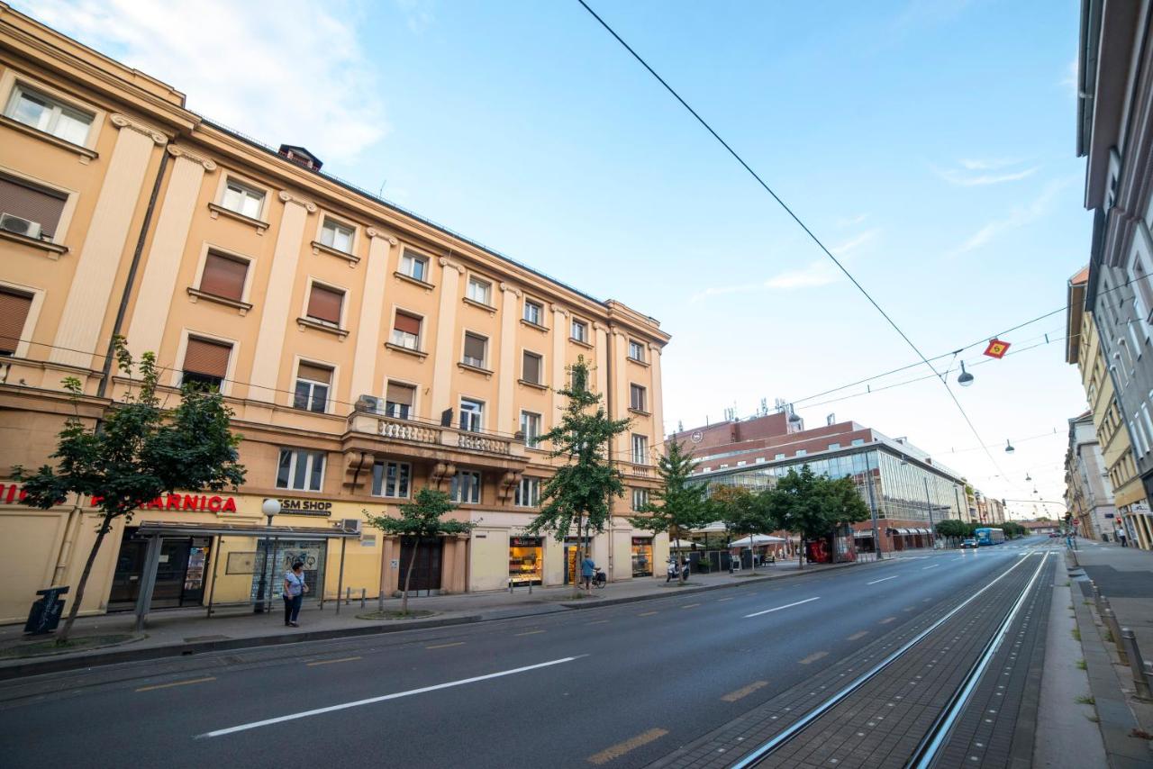 Mini Sleep & Go Room - Private Bathroom - Ferienwohnung Zagreb