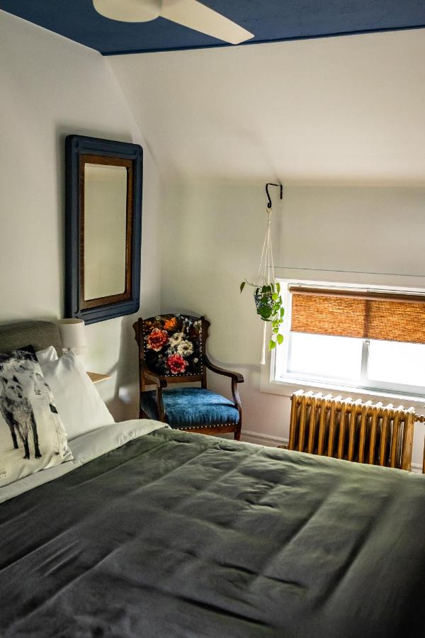 Deluxe Room (2 Adults + 1 Child)