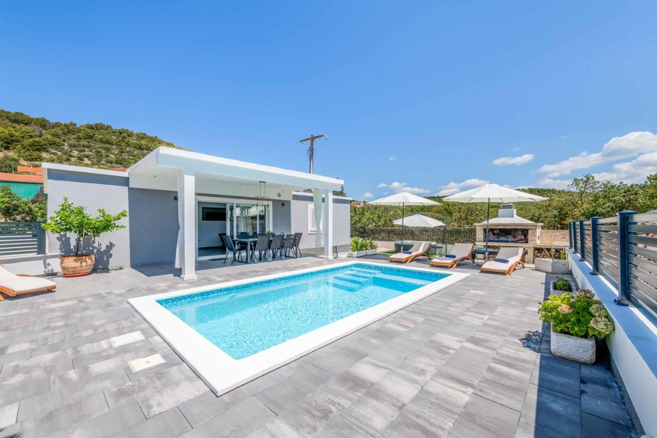 Villa Tranquil Rest - Chambres d’hôtes Kruševo