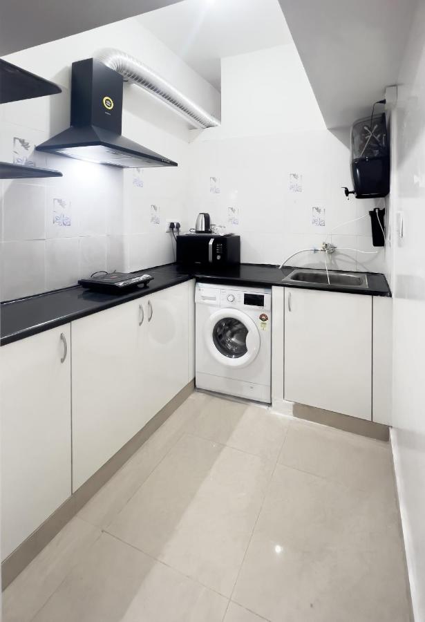 Superior One-Bedroom Apartment