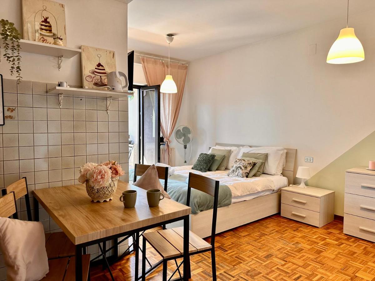 Spacious Studio Apartment with Terrace - Ferienwohnung Perugia
