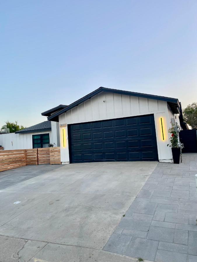 Newly Built, Bright, and Modern Guest Home - B&B