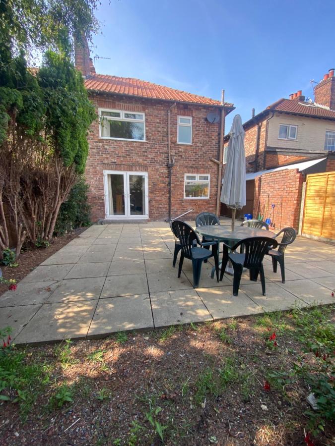 Lovely 3 bed house in Crosby - B&B Great Crosby