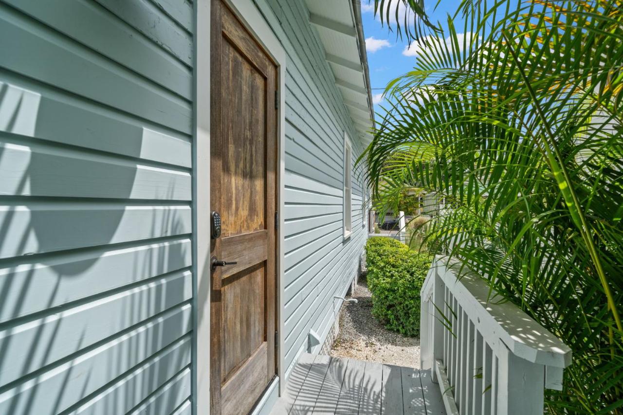 NEW! Casa Fuente - Beautifully Renovated Ybor Bungalow, Steps to 7th Ave - Chambres d'hôtes Tampa