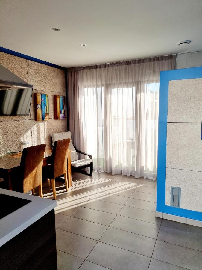 Studio with Sea View and Spa Bath (2 Adults)