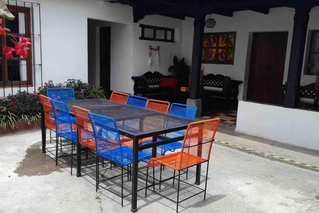 T2-House 10 guests 3 blocks away from central park - B&B